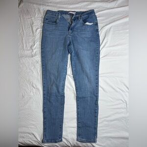 Classic Blue Levi’s Women's Jeans
